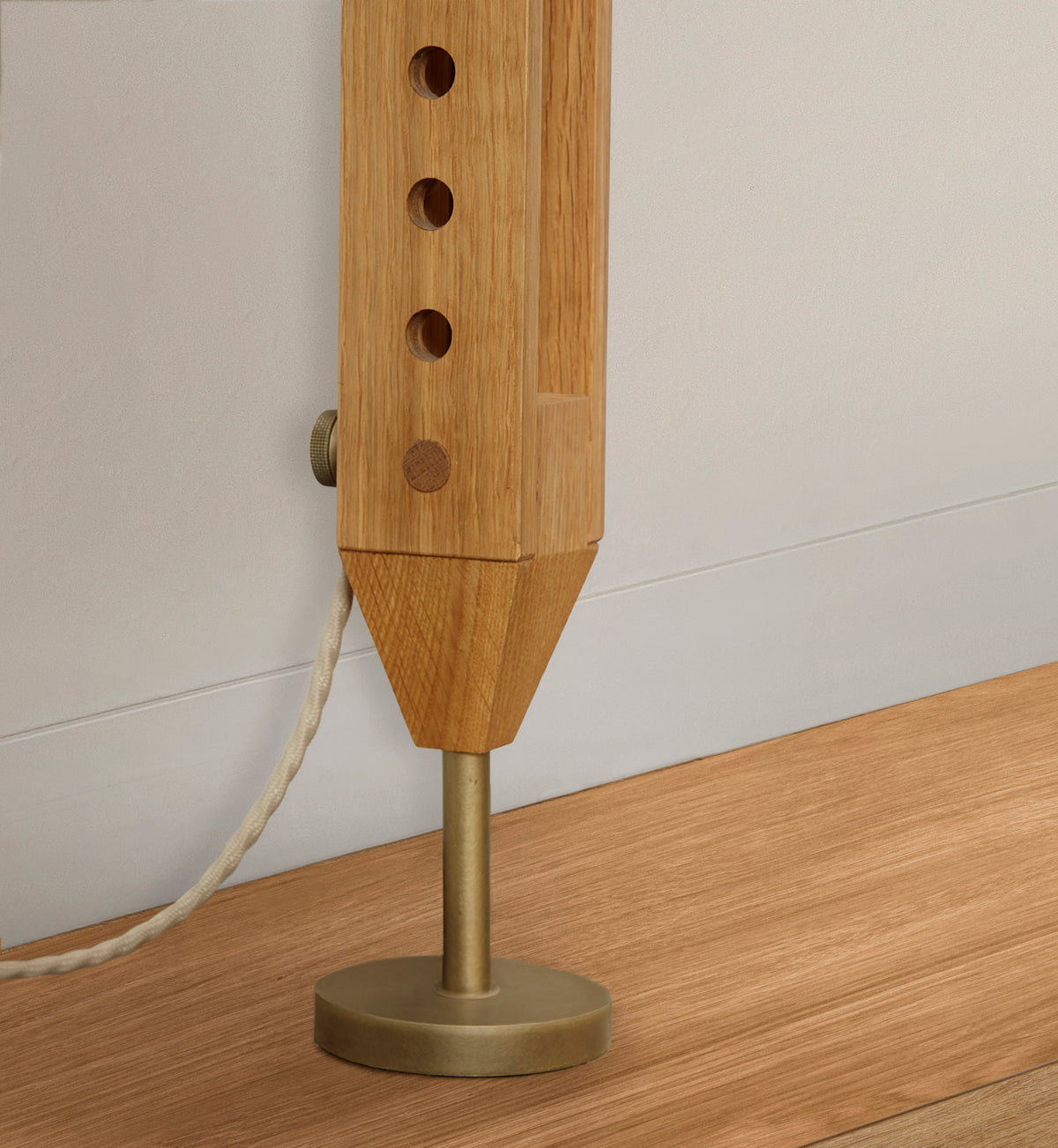 Mulberry Floor-to-Ceiling Lamp