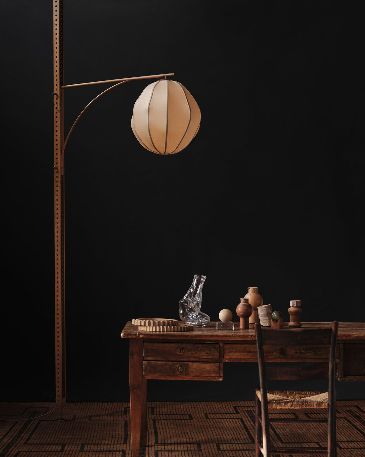 Mulberry Floor-to-Ceiling Lamp