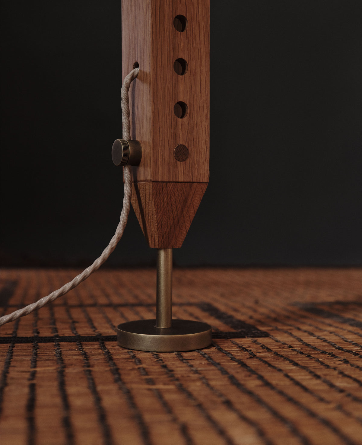 Mulberry Floor-to-Ceiling Lamp