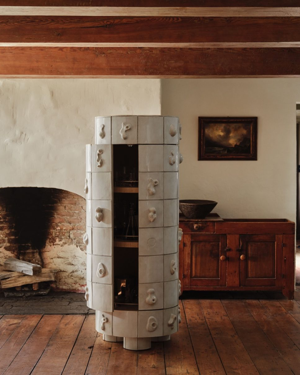 Ceramic Bar Cabinet Interior